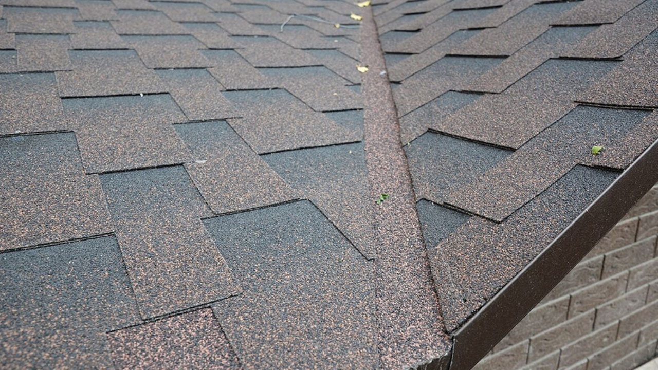 Roof valley in need of shingles