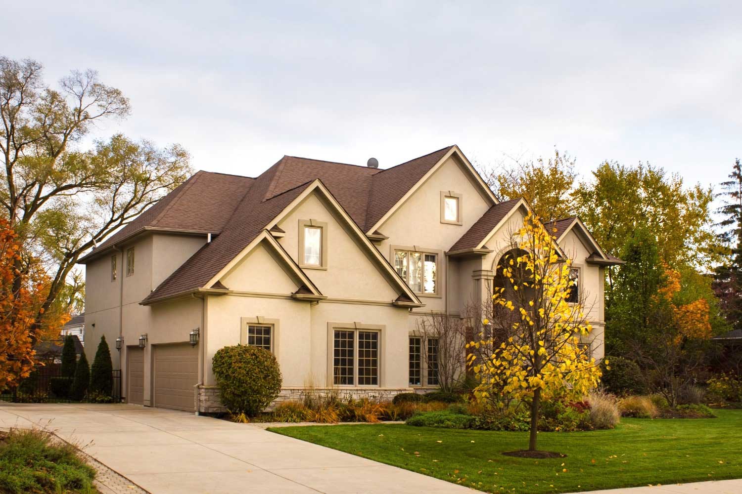 beige-home-with-brown-single-roof