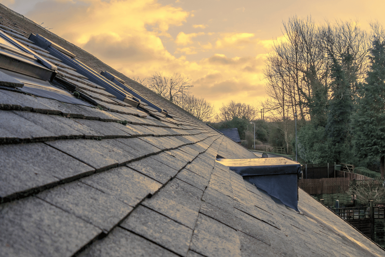 An image showing a sagging roofline indicating potential roofline issues.