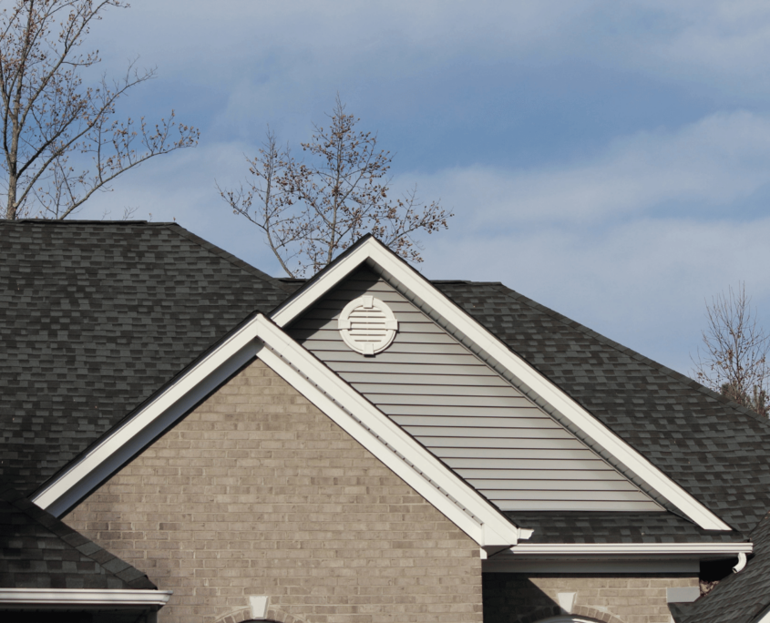 An illustration showing the proper roof shingle overlap technique.